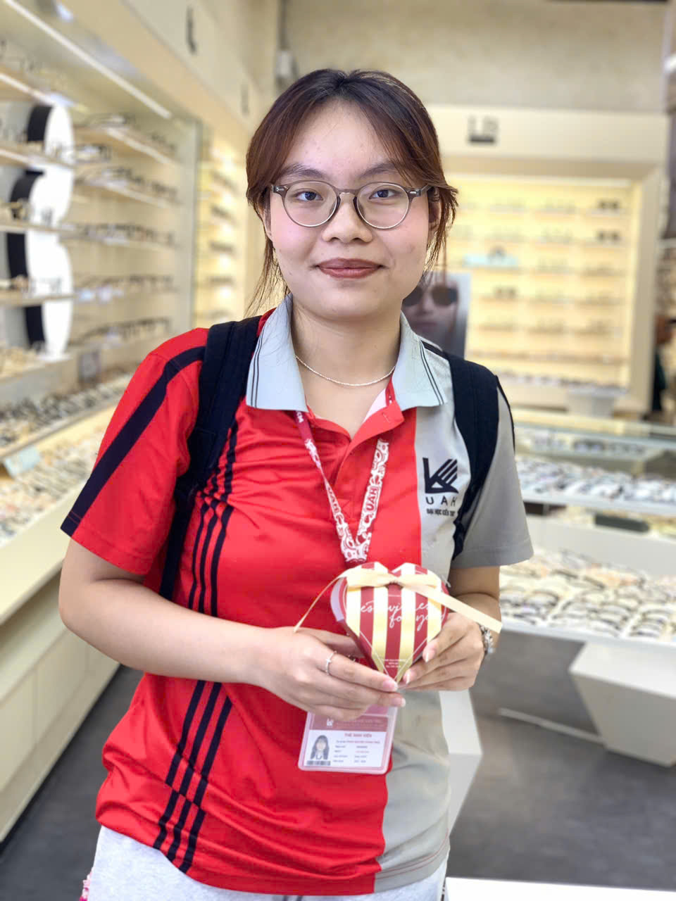 mat kinh lb tang qua valentine 2025 1 1