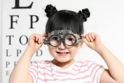 mắt kính trẻ em