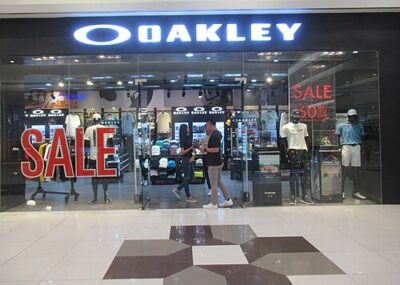Oakley Inc.1 4