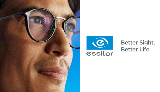 người đeo tròng kính Essilor