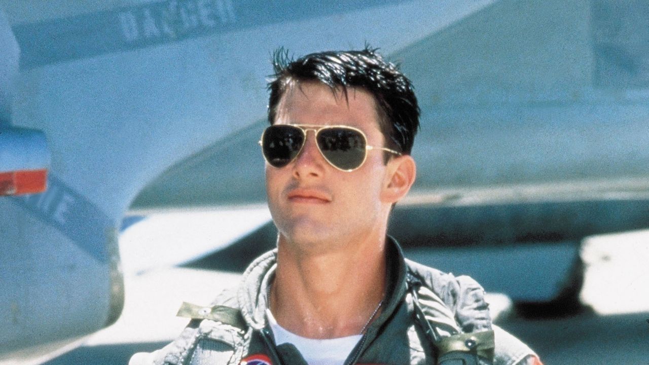 Tom Cruise (trong phim Top Gun) đeo kính râm Ray-Ban