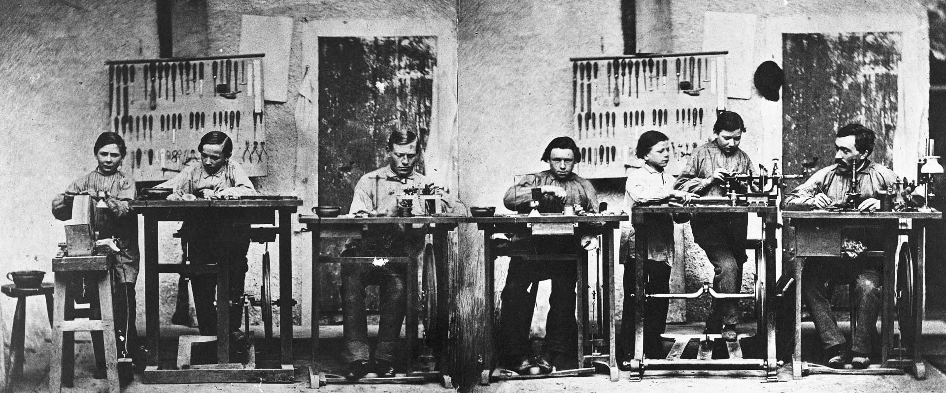 xưởng cơ khí Zeiss